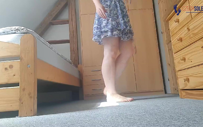 Czech Soles - foot fetish content: Piedi veloci amatoriali provocanti a casa