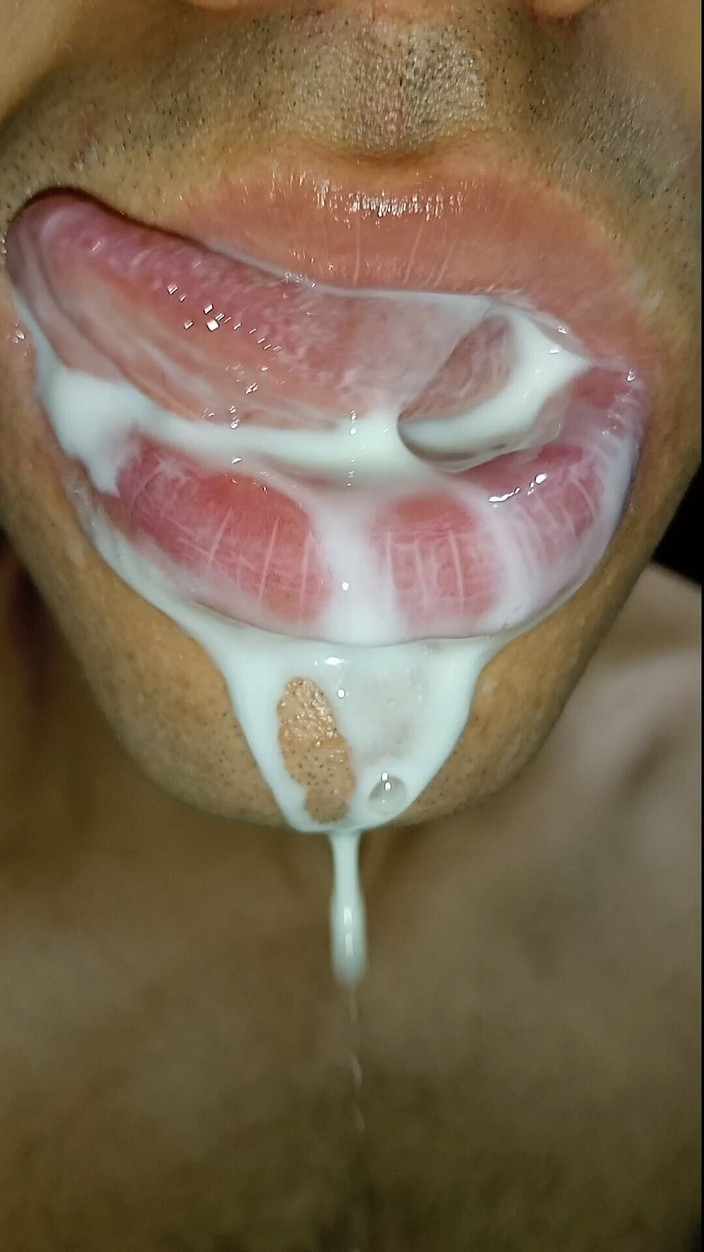 rey10rey10: Sperma i munnen, lek med din sperma och svälja det,...