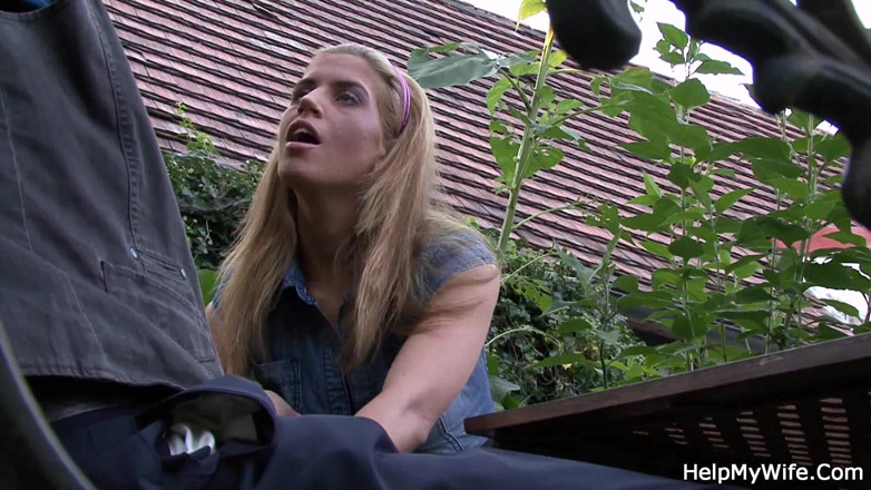 Taboo Teens: Quand il n'y a pas de romance, il suffit d'appeler...