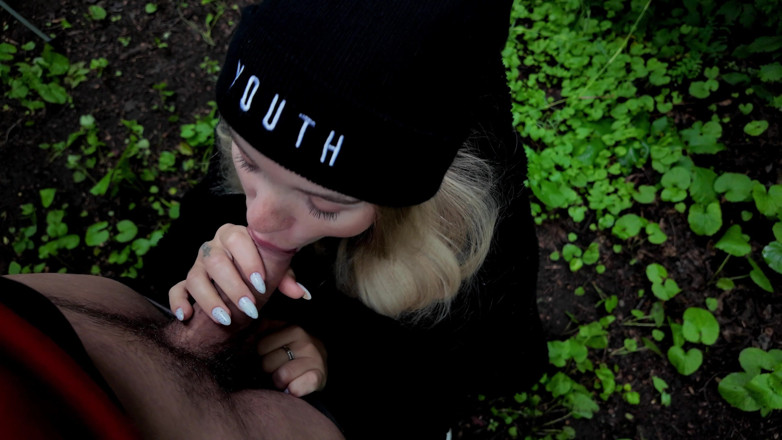 xKeryB: Love to Ride - Amo foder! Fodida meia-irmã na floresta em...