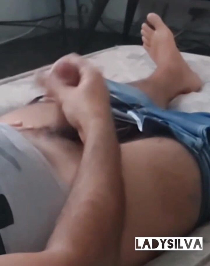 Ladysilvas: Ladysilva lagi asik ngocok kontol besarnya sambil ngocok kontol
