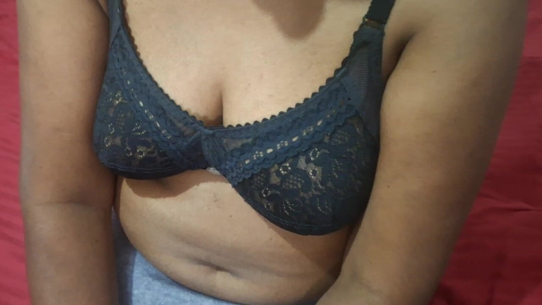 Teena New: Doméstica av asiática original em frente do marido