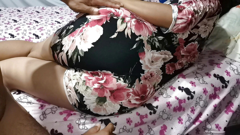 Marys: Papai, venha olhar para minha bunda e buceta pedindo pau...