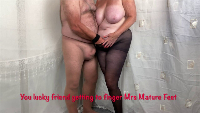 Mr MF: Fru mogna fötter och vän bara nylon kul