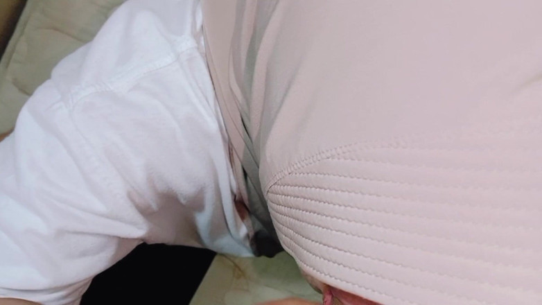 Asian girl videos: Wanita hijab sangat pandai melancap.