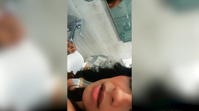 Luc Berus: Michy perez si cewek hot dengan toket besar lagi asik...