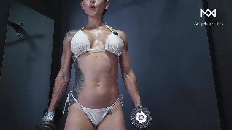 Angelmuscles: Attachée en force. Reste jusqu’à la fin