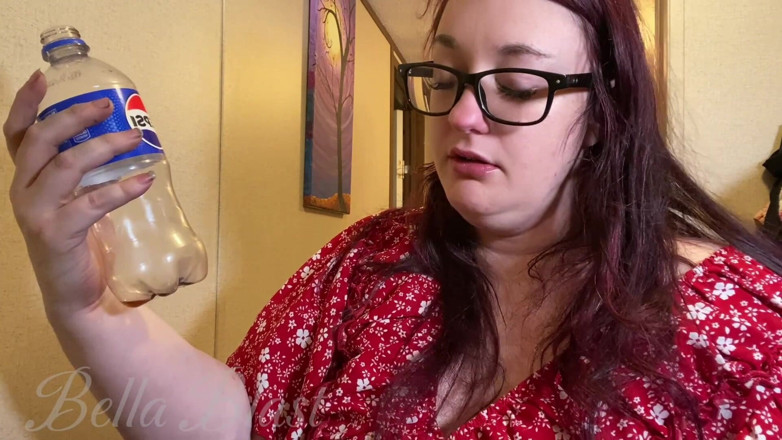 BellaBlast: Da vicino voyeurism Gulp, Chug e Burp! Bella Blast