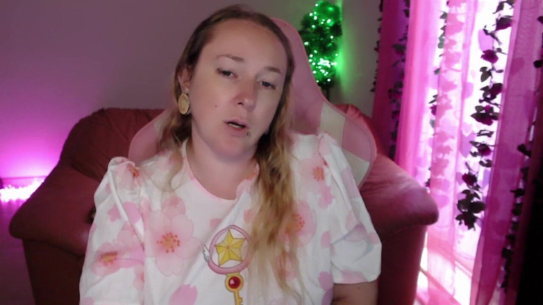 Kisicaxx: Une grosse bite noire adore le dirty talk