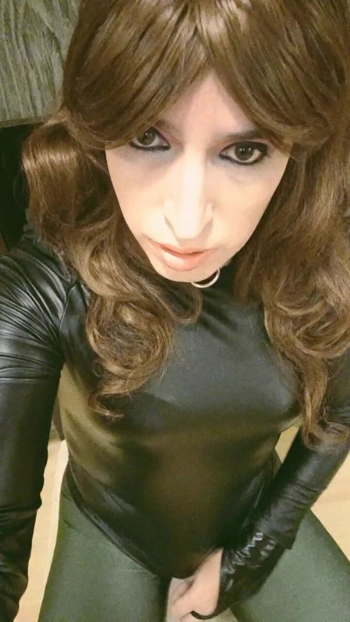 Tammy sissy slave: Masturbarea în colanți