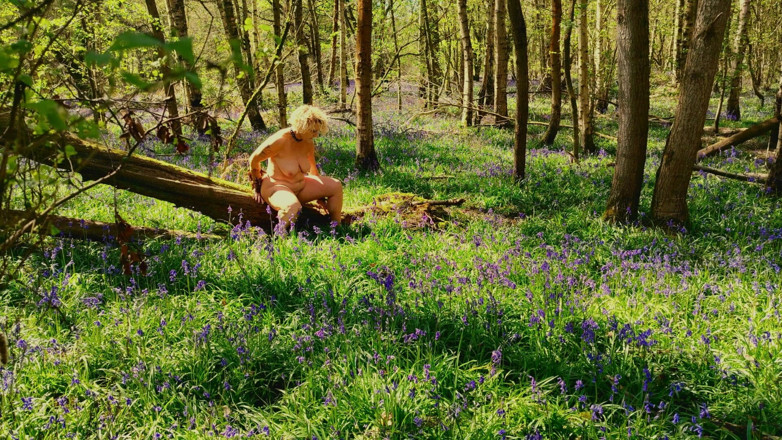 Kylie Britain Adventures: La reine Kylie des bluebells