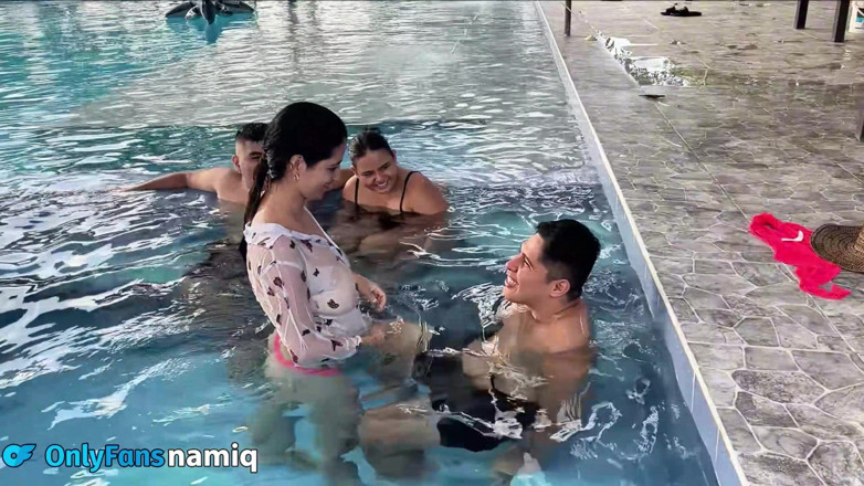 NamiQseiiin: Di Kolam Renang Ibu Bapa Saya