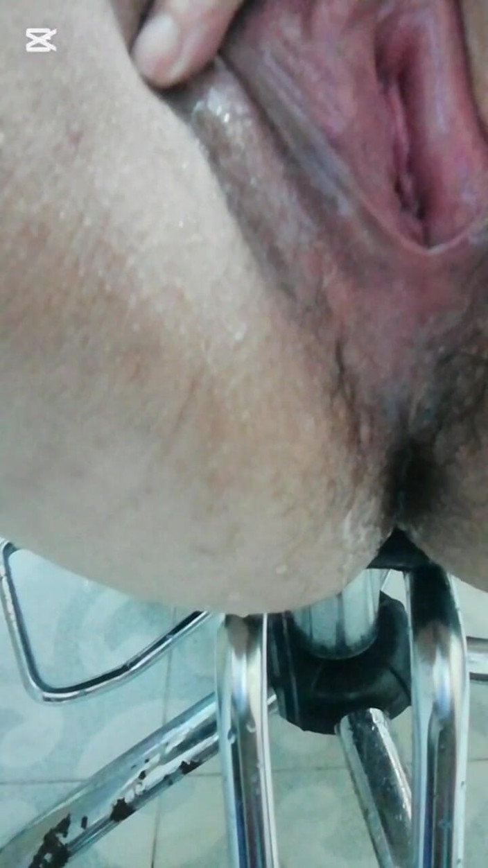 karlythoth: Plaisir sexy Douche dorée