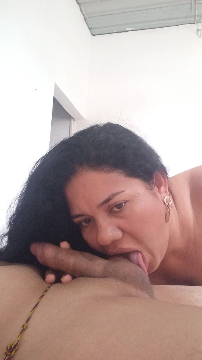 Valkyrieandluigy: Novia chupando rica en cama