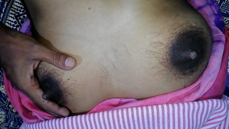 Sweety In Bed: Indisches desi-mädchen nach dem ficken selbstgedreht