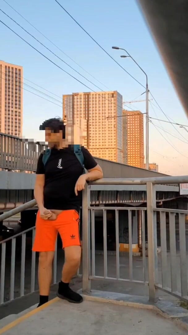 Wanker forever: Süper ateşli riskli jerkoff sokağı. Neredeyse yakalandı
