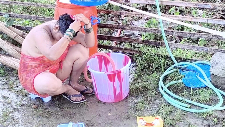 pujaprem: Sesso all'aperto in camera da bagno