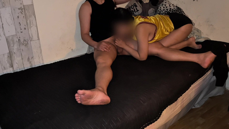 Pinay Zandra Ash: Sora mea vitregă lesbiană vrea să-și ejaculeze pizda pentru un...