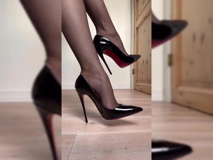 Georgia cross: Mistressxxx dengan sepatu hak tinggi warna hitam yang luar biasa