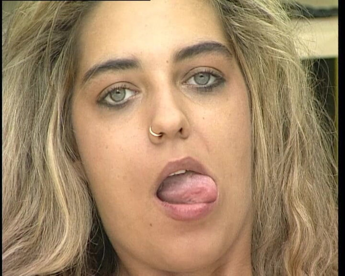 YOUR FIRST PORN: Versaute Luder Sadia - Perverzní děvka Sadia