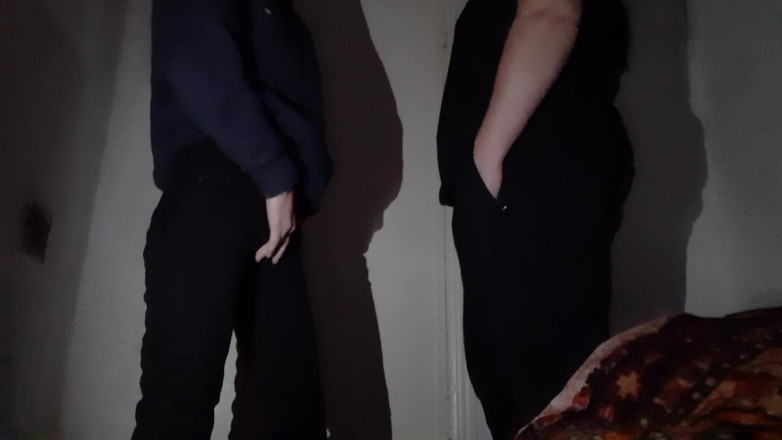 Lesbian-illusion: Je regarde ma copine avant de la baiser