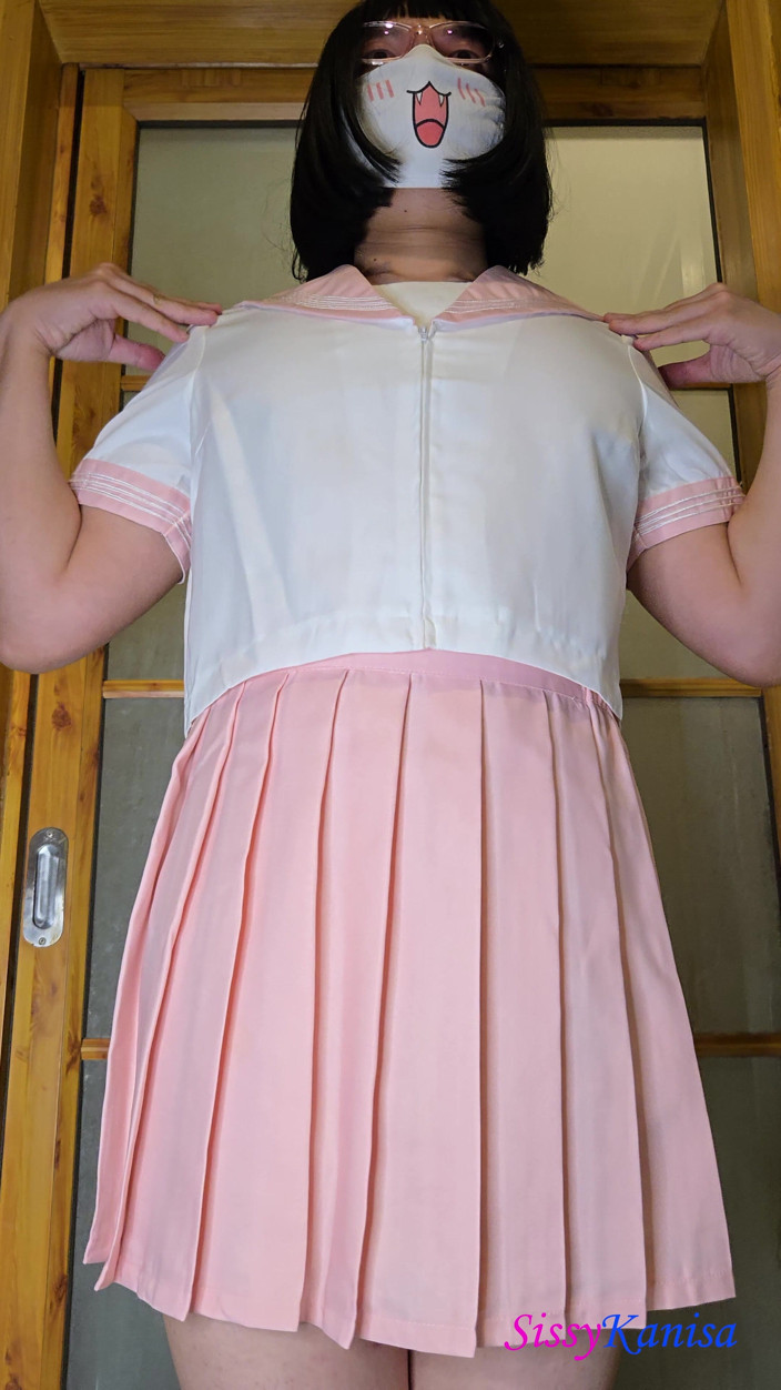 SissyKanisa: Sis.s Kanisa의 피팅룸: 분홍색 세이푸쿠(일본 선원 교복)를 입어보세요)
