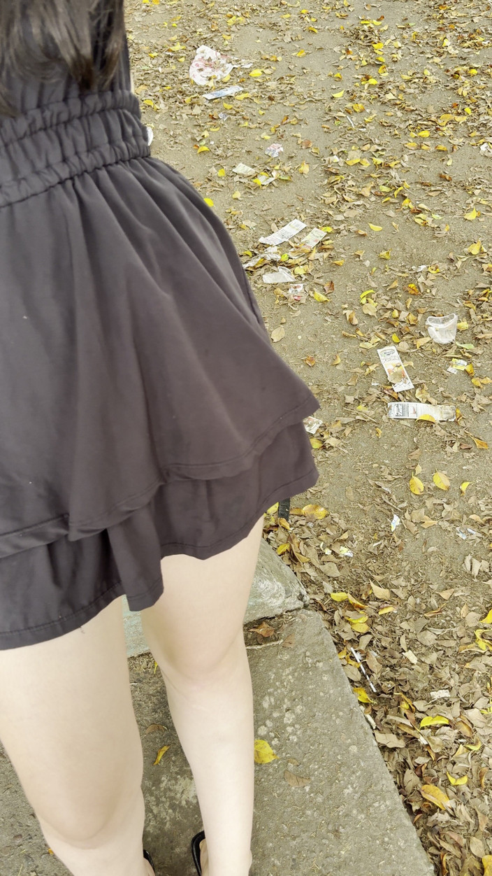 camilita111: Kolumbianische Mädchen masturbiert in der Öffentlichkeit auf der Straße