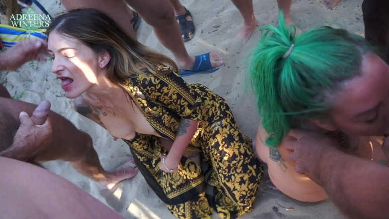 Adreena Winters: Leitada na praia pública