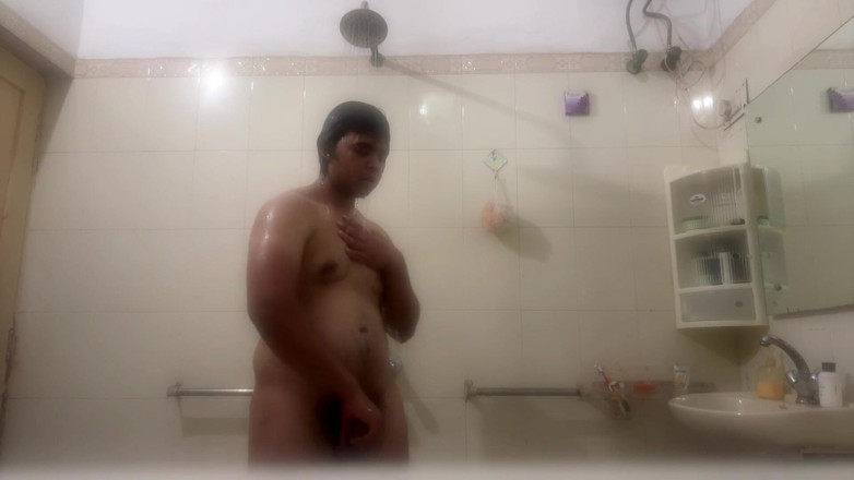 Luxe Ryn: Il Giovane Gay Desi Diventa Duro Sotto La Doccia