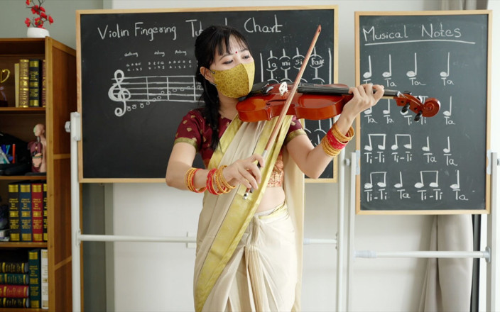 Mya Mya: Profesora de violín follada por su estudiante