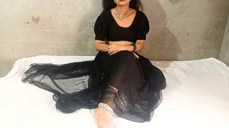 Vamika: Teman wanita India yang cantik dikongkek