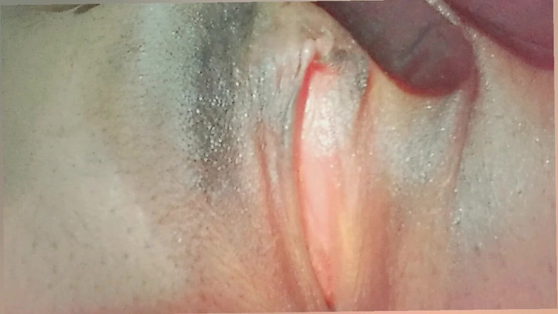 JELLINQ: La mia figa bagnata beve succo