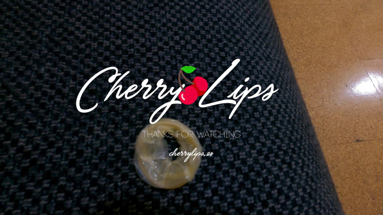 Cherry Lips: April fools day finit par baiser ma coloc par erreur