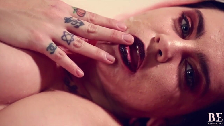 Blush erotica: Vợ dâm đụ chồng trong cảnh làm tình đa chủng tộc