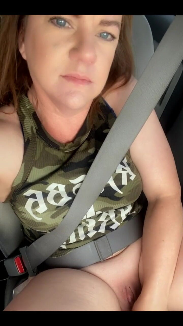 Ms Kasbh: Eu amo passeios de carro!