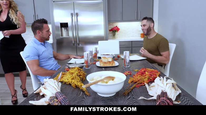 Family Strokes: Un militaire partage la chatte de sa belle-mère à Thanksgiving