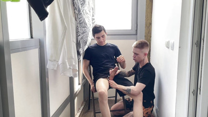 Ethan Lestray: Udělal šťavnaté kouření twink a skončil na tváři