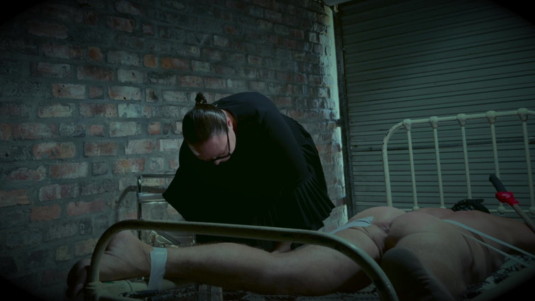 Mistress April: Wreed bed voor slaaf