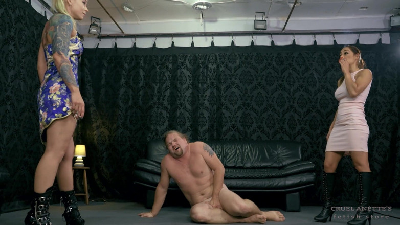 Cruel Anettes fetish world: Einen film zum ball-sprengen angucken