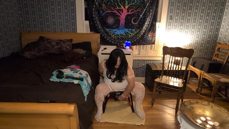 Tongue Lashor 69: Urmărind filme porno 02