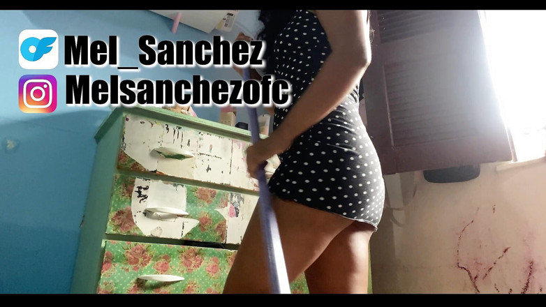Mel Sanchez: Ik ging de kamer van mijn stiefzour schoonmaken en hij...