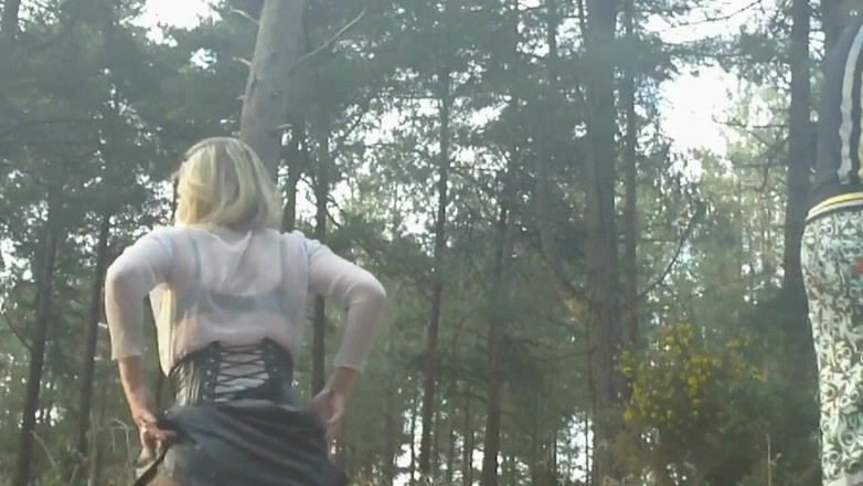 Movies by Louise: Going down in the woods