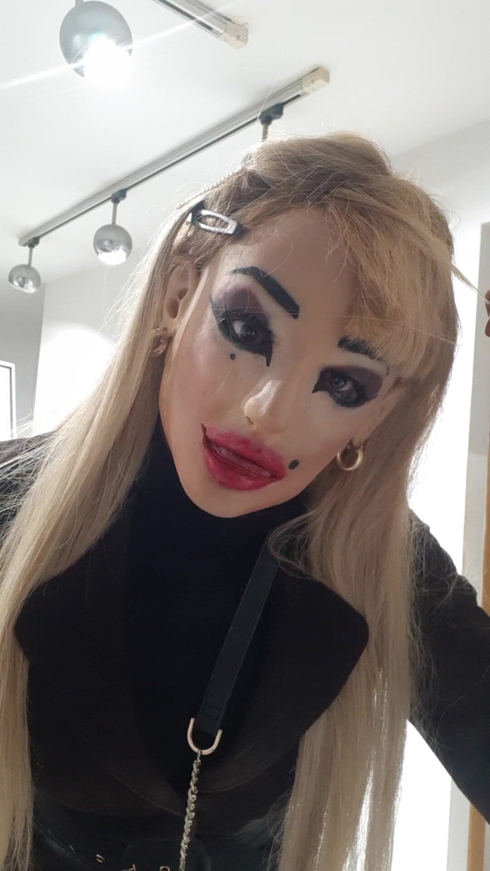 Tatiana Zorrita: Roken gemaskerd