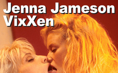 Edge Interactive Publishing: Jenna Jameson & Vixxxen, лесбіянки роздягаються, їдять вібратор
