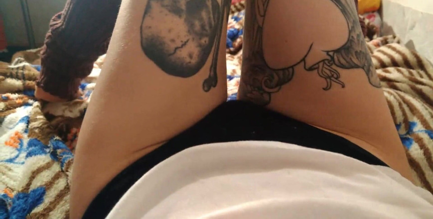 HellENXxOo: Horny Babe Seflfuck with Big Dildo
