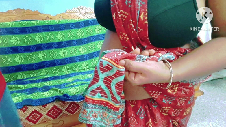 Sweethoneybgl: Sexy pupek sousedky sání pupku s medem od Desi Kluka