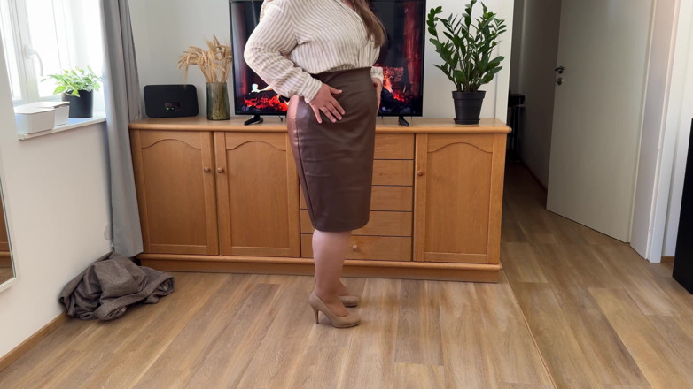 OurFetishLife: Birthday Gift for a Single Mature Stepmother!