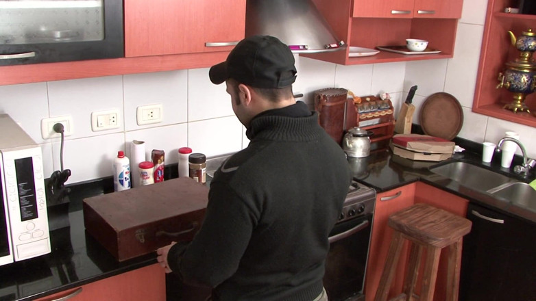 Femdom Austria TS: Kaslı dilf mutfakta travesti tarafından baştan çıkarıyor