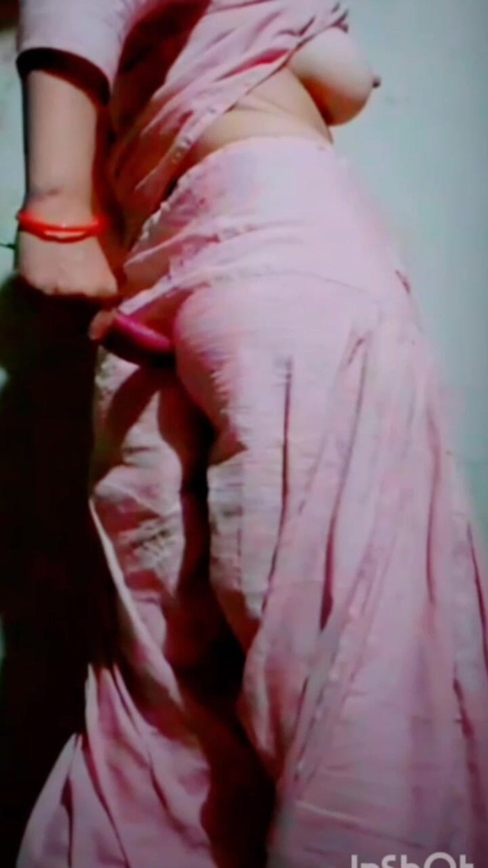 TricolorMusic3: Cette fille punjabi sexy voit sa meilleure amie embrasser son...