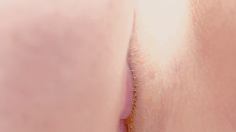 AmyHi: ASMR Perfect, chatte rousse, léchage, orgasme, gros plan